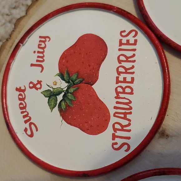 Kathy Hatch Collection Fruit Label Design Coasters Set of 4 Round Metal - Picture 4 of 7